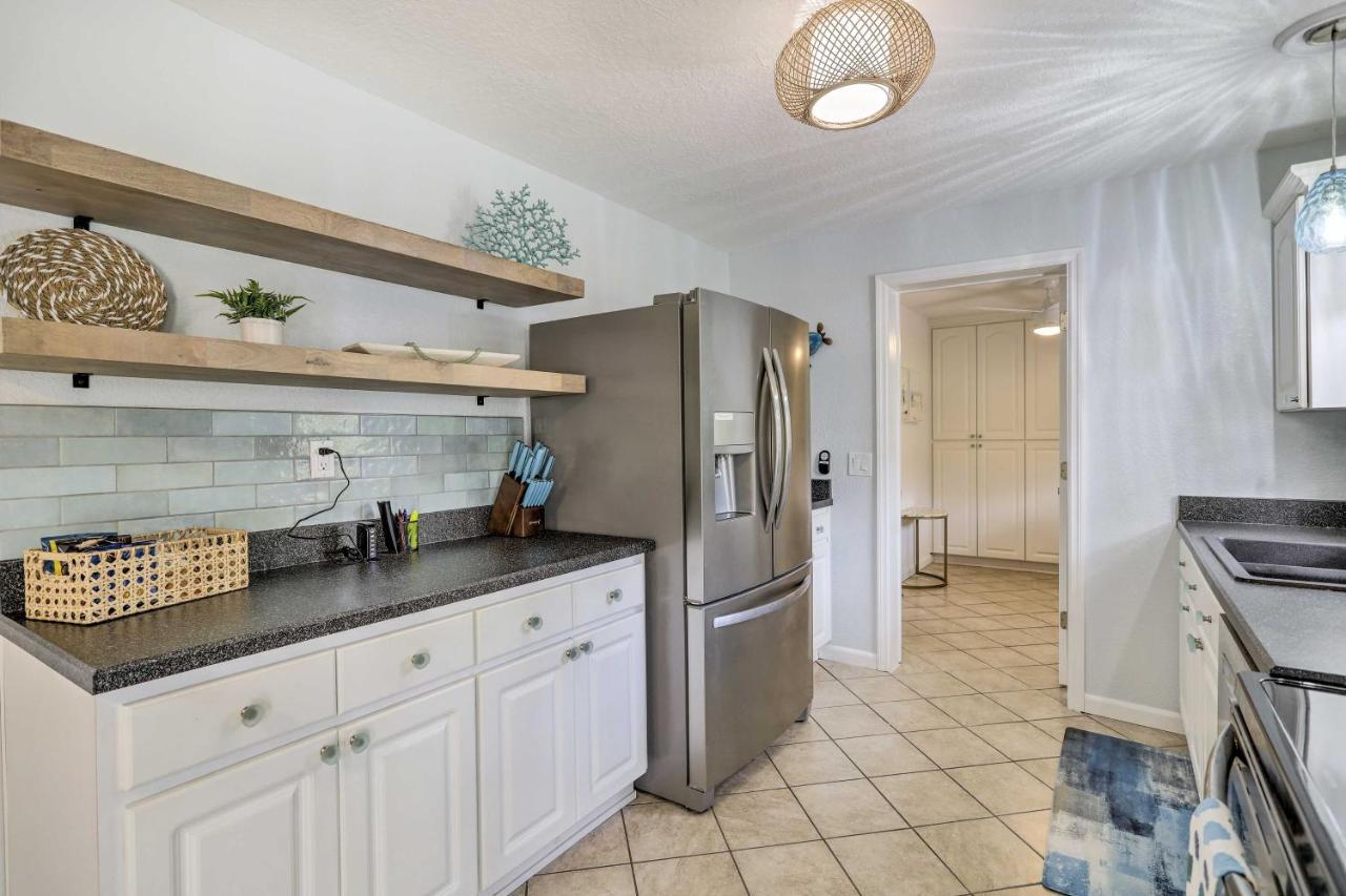 Merritt Island Home Fire Pit And Canal Access! ภายนอก รูปภาพ