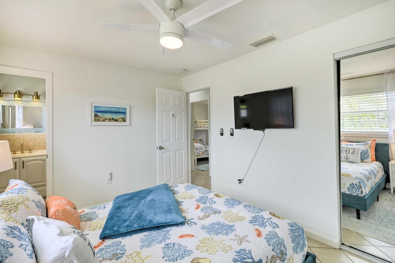 Merritt Island Home Fire Pit And Canal Access! ภายนอก รูปภาพ