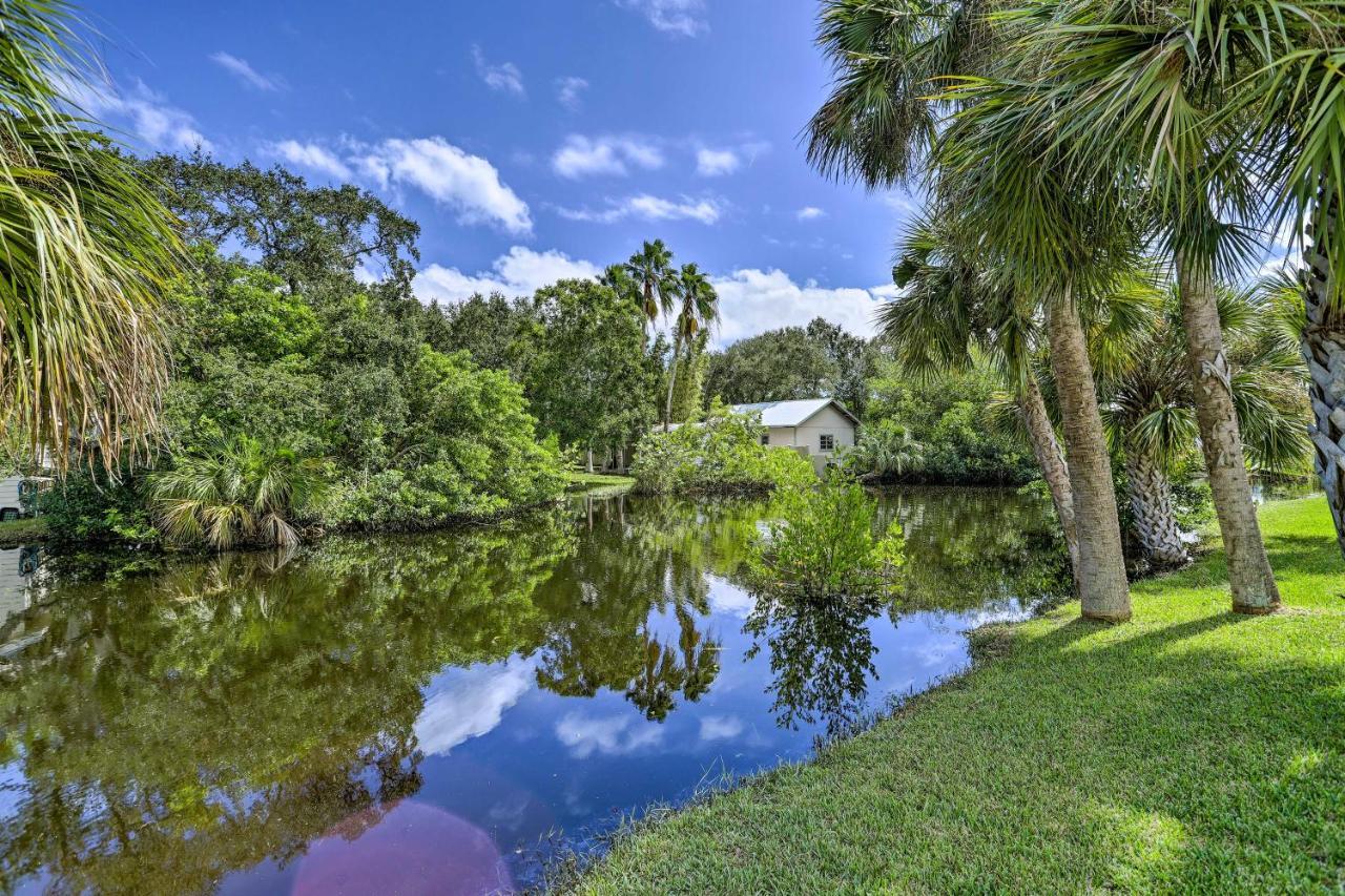 Merritt Island Home Fire Pit And Canal Access! ภายนอก รูปภาพ
